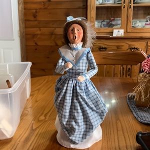 Byer’s Choice Ltd The carolers 1999 Chalfont Pennsylvania USA